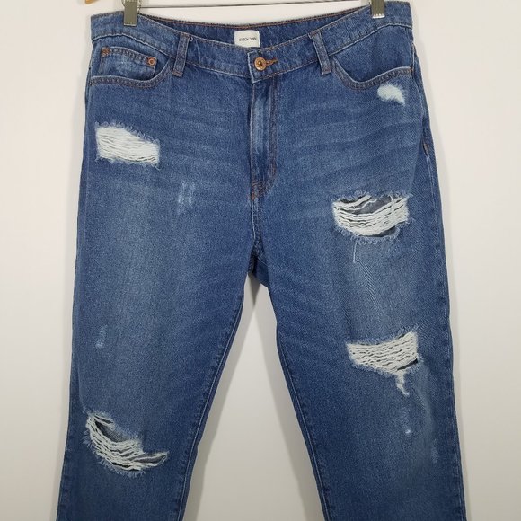 Sneak Peek Boy Friend Distressed Jeans Size L - Picture 2 of 6